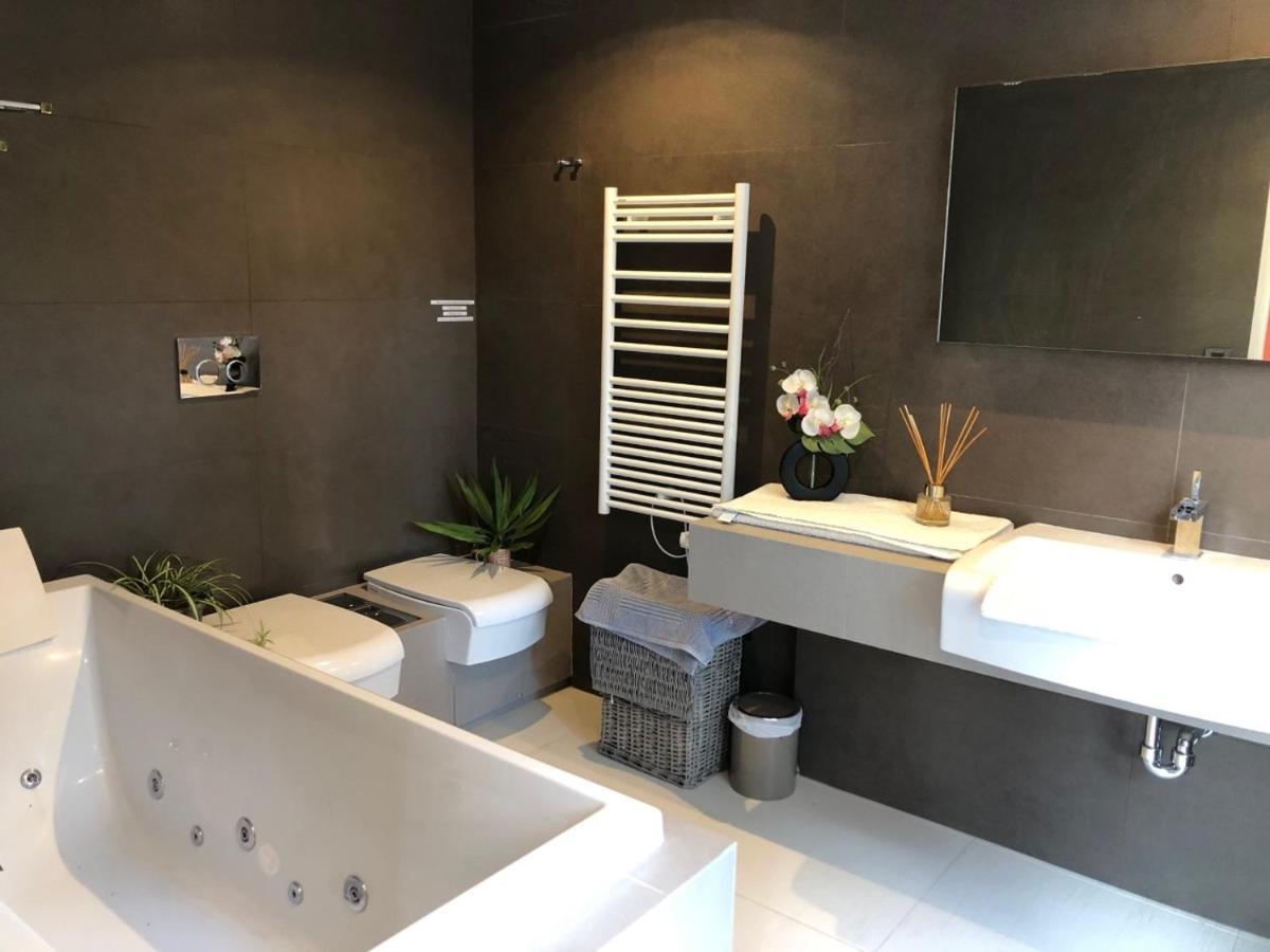 Appartement Montfleury, 2 Terrasses, 2 Chambres , 2 Sdb , Pkg Prive Piscine, 15 Min Walk To Croisette Beach And Palais Des Festivals Cannes Extérieur photo